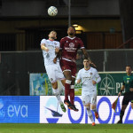 Reggio Calabria, Serie B 2020-2021, Reggina-Cremonese, giocata allo stadio Granillo nella foto:Valzania anticipa di testa Folohorusho